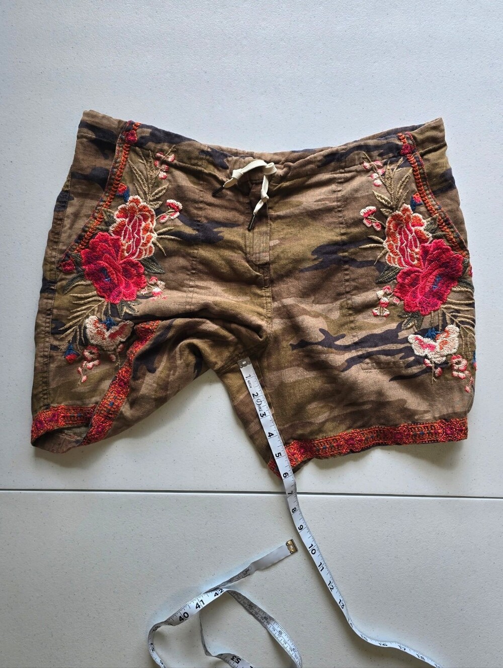 Johnny Was Burken Linen Shorts Camouflauge Floral Embroidery Drawstring Womens M - Picture 4 of 8